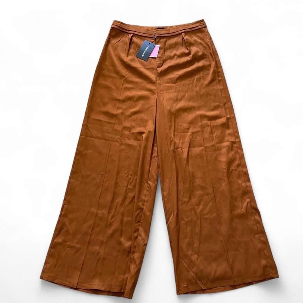 PrettyLittleThing Wide Leg Trousers in Rust Brown